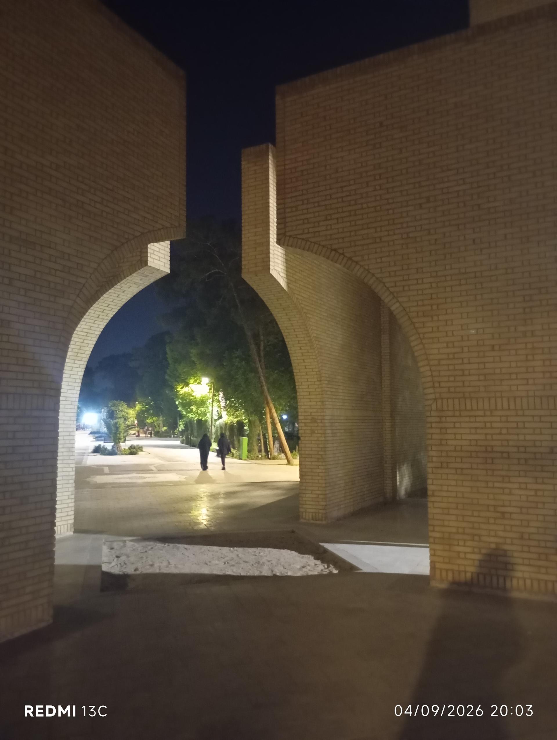 عکس یادمان وحشی بافقی