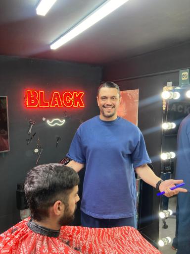 عکس آرایشگاه بلک