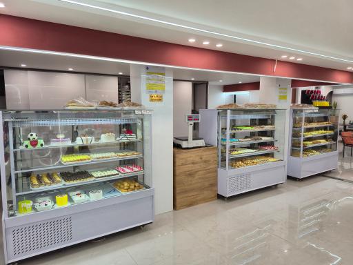 شیرینی و کافه بستنی عماد