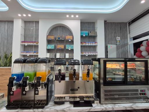 شیرینی و کافه بستنی عماد