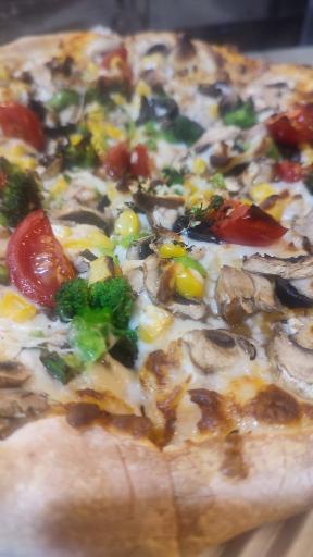 عکس پیتزا رومانو