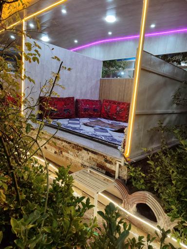 عکس باغ رستوران فانوس