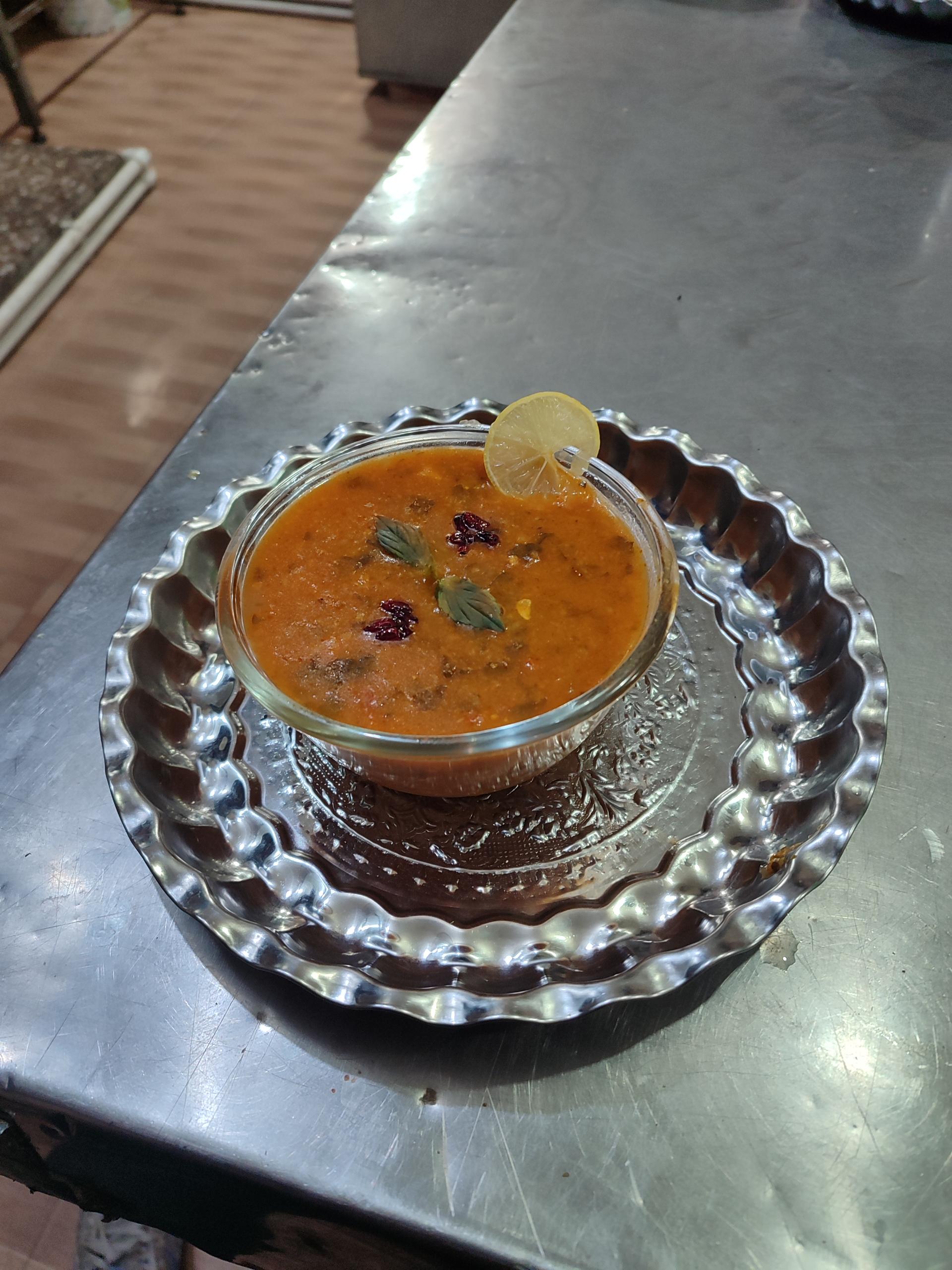 عکس باغ رستوران فانوس