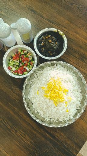 عکس رستوران و بیرون بر ماه بانو