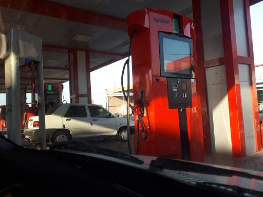 عکس پمپ بنزین سپیدار