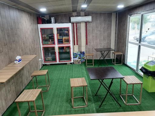 عکس کافه کاپیتان