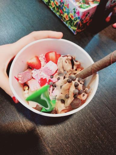 ماست بستنی رژیمی یوگولند