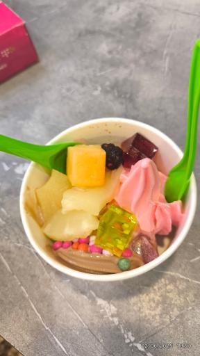 عکس ماست بستنی رژیمی یوگولند