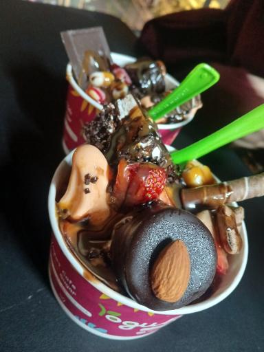 عکس ماست بستنی رژیمی یوگولند