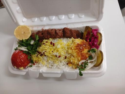 عکس کترینگ و غذای بیرون بر رضائی (ریحان سبز)