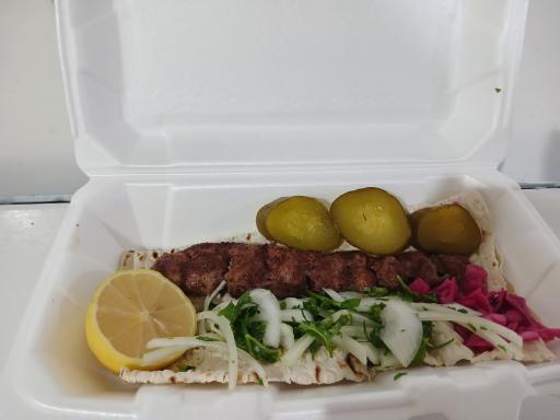 عکس کترینگ و غذای بیرون بر رضائی (ریحان سبز)