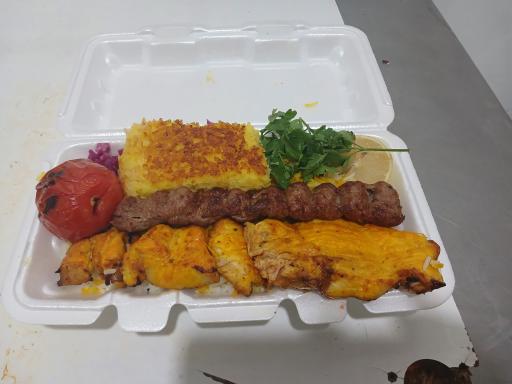 عکس کترینگ و غذای بیرون بر رضائی (ریحان سبز)