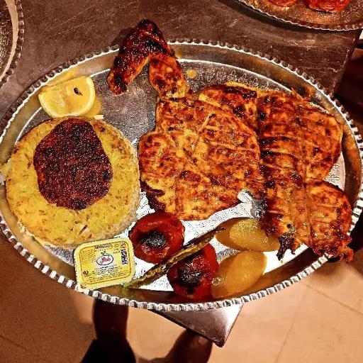 تهیه غذای ریحانه