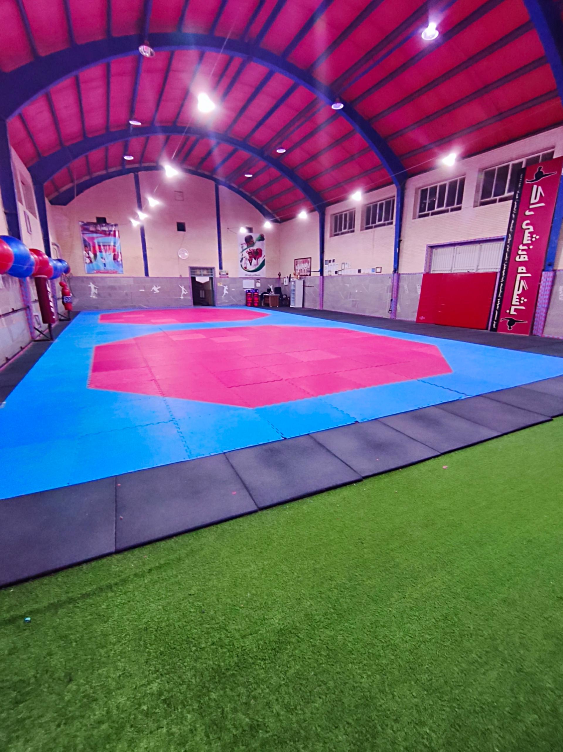 عکس باشگاه ورزشی فاضل