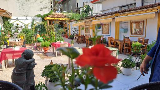 عکس رستوران کافه عمارت حاجیه بنی