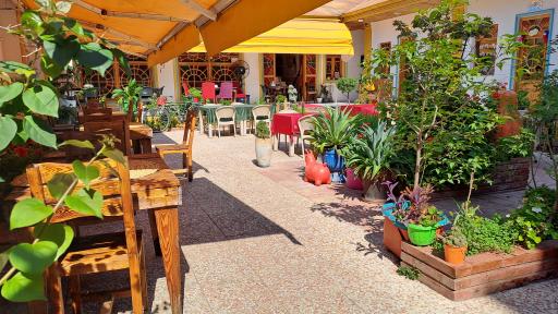 عکس رستوران کافه عمارت حاجیه بنی