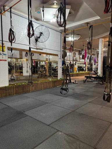 عکس باشگاه ورزشی ویژه بانوان تکاپو