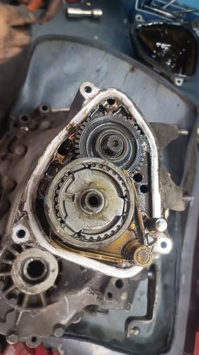 عکس تعمیرگاه حسین غلامی