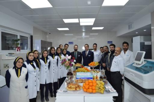 عکس آزمایشگاه امید