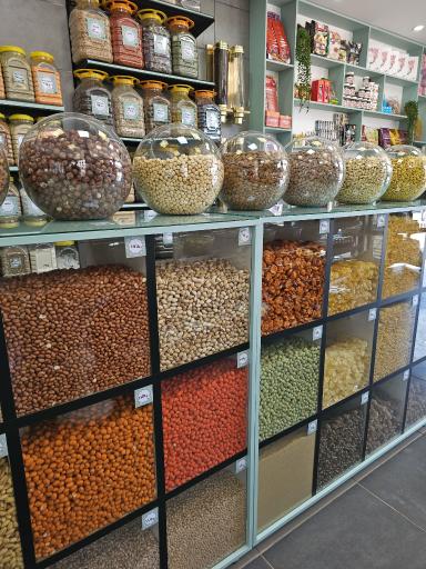 عکس عطاری ارگانیک و آجیل سبوس سبز