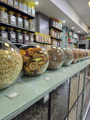 عکس عطاری ارگانیک و آجیل سبوس سبز