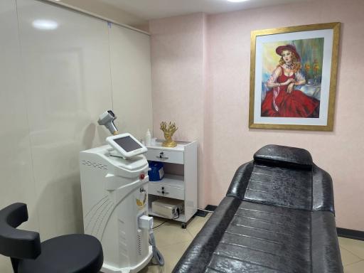 عکس مطب پوست مو زیبایی دکتر مجید حسینی