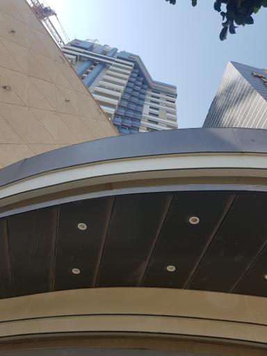 عکس مرکز تجاری تفریحی میلاد قشم