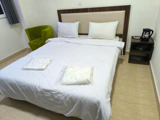 عکس هتل آپارتمان آدینه قشم