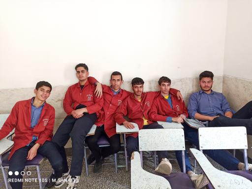 عکس هنرستان فنی حرفه ای انقلاب اسلامی