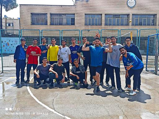 عکس هنرستان فنی حرفه ای انقلاب اسلامی