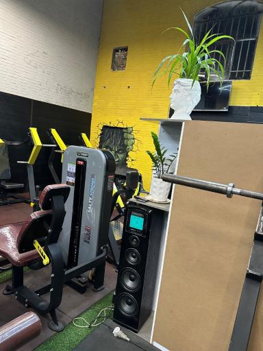 عکس باشگاه ورزشی نشاط