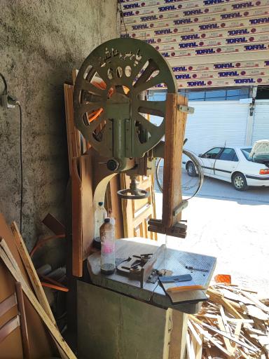 عکس کارگاه نجاری و درب سازی حدادی