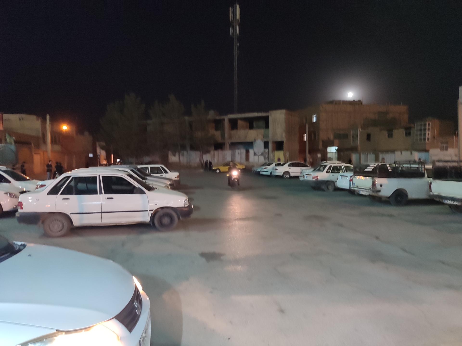 عکس پارکینگ امام زاده ابراهیم