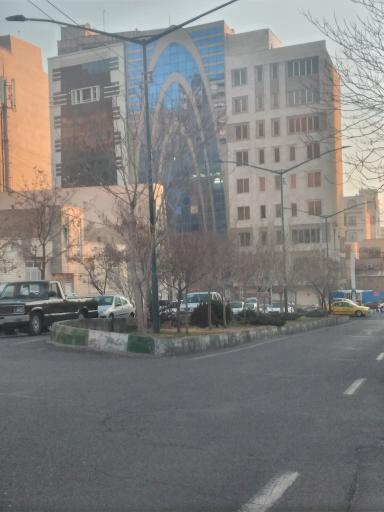 عکس ساختمان پزشکان صدر