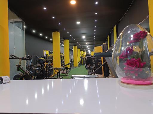 عکس باشگاه بدنسازی طاها اسپرت