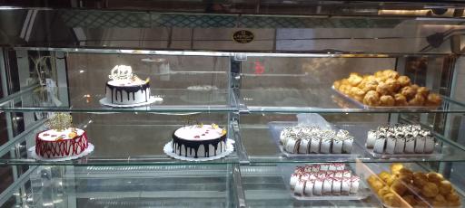 عکس شیرینی فروشی خانم یزدی