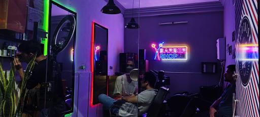 عکس آرایشگاه مردانه مارلیک