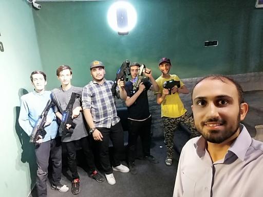 عکس لیزرتگ گرا (پینت بال لیزری)