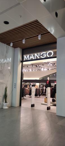 عکس فروشگاه مانگو رویان