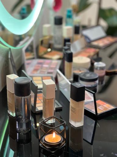 عکس آرایشگاه و سالن VIP عروس ریحانه نصیری