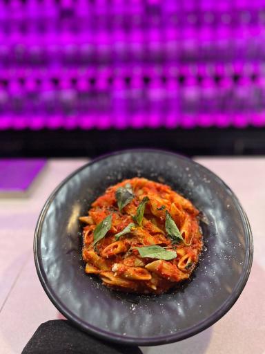 عکس کافه آلوارس