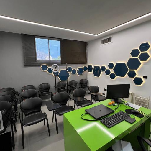 عکس آموزشگاه تعمیرات موبایل فراموج