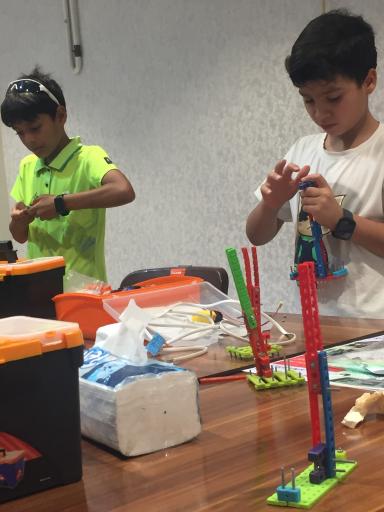 عکس گروه آموزشی نویان