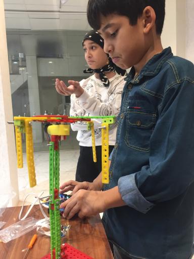 عکس گروه آموزشی نویان