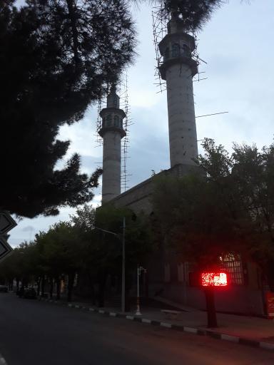 عکس مصلی نماز جمعه آشتیان