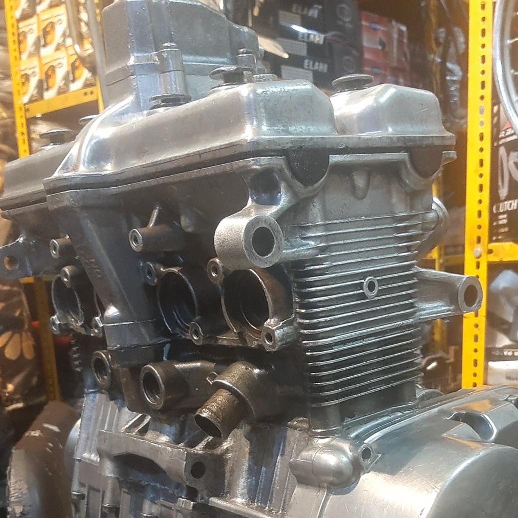 عکس فروشگاه لوازم یدکی و خدمات فنی موتورسیکلت هوندا یدک 