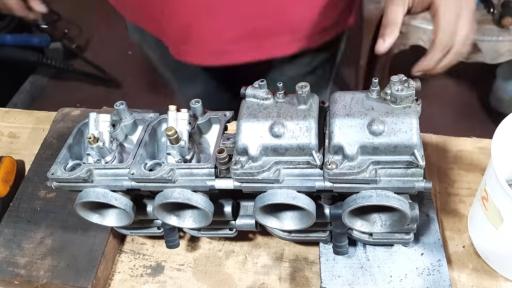 فروشگاه لوازم یدکی و خدمات فنی موتورسیکلت هوندا یدک 