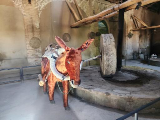 عکس موزه مازاری