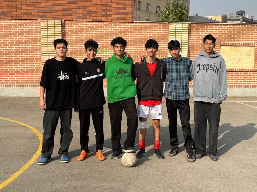 عکس دبیرستان شاخص نوین