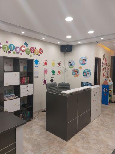 عکس آموزشگاه زبان کودکان پارمیس